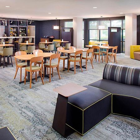Готель Courtyard By Marriott Roanoke Airport Екстер'єр фото