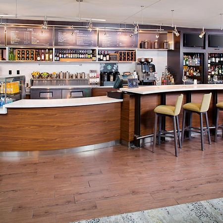 Готель Courtyard By Marriott Roanoke Airport Екстер'єр фото