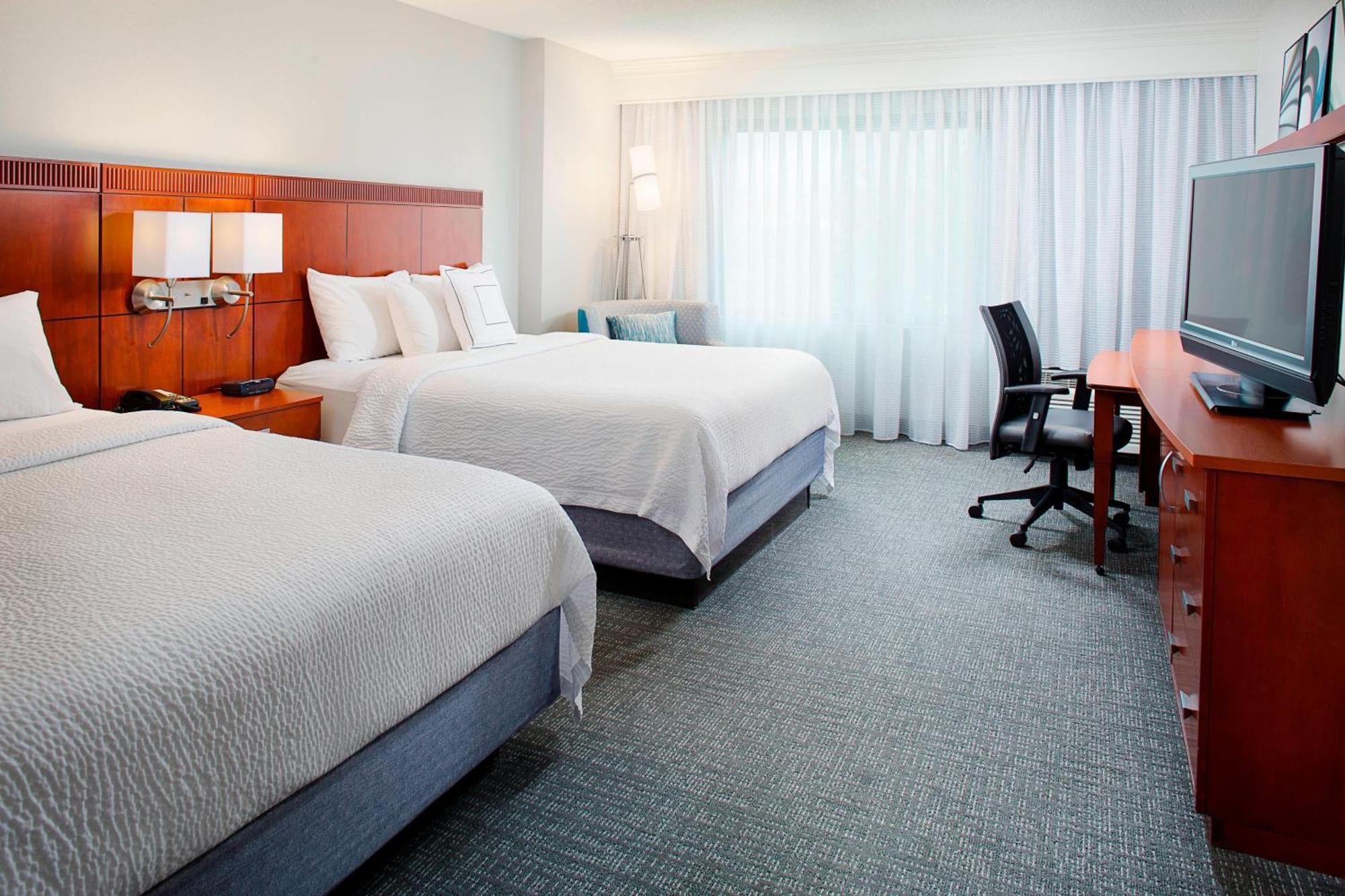 Готель Courtyard By Marriott Roanoke Airport Екстер'єр фото