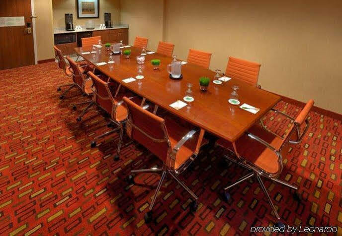 Готель Courtyard By Marriott Roanoke Airport Екстер'єр фото