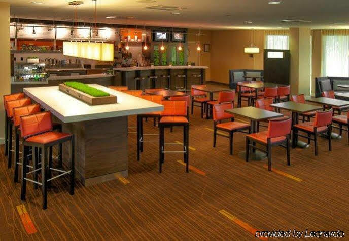 Готель Courtyard By Marriott Roanoke Airport Екстер'єр фото